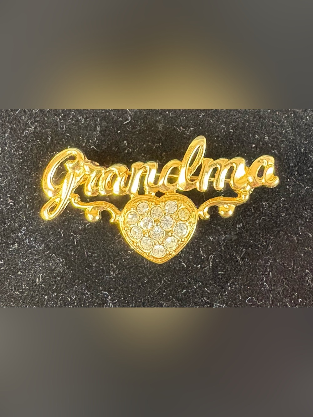 VTG AVON Grandma Heart Love Clear Crystal Rhinestone Goldtone Grandma Brooch Pin